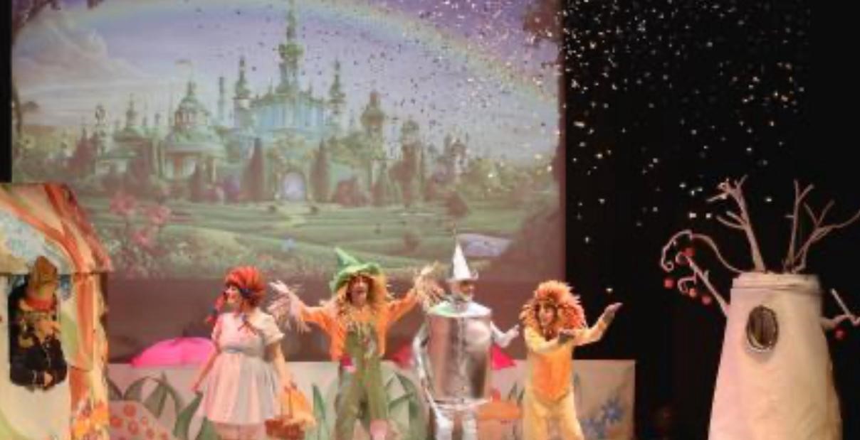Producciones Teatrales Castilla y La Mancha “El Mago de Oz”