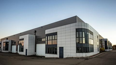 El Ayuntamiento oferta dos naves municipales en régimen de alquiler