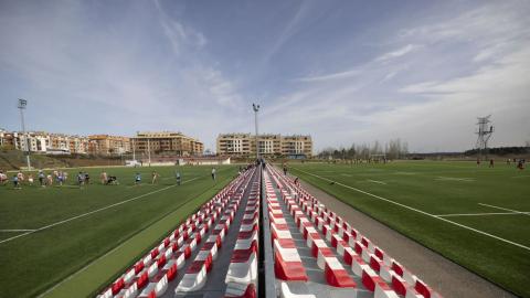 Cláusulas adjudicación de un espacio, para uso de bar, a instalar en los Campos de Rugby de Arroyo de la Encomienda, del 31 de octubre de 2026 al 01 de junio de 2027